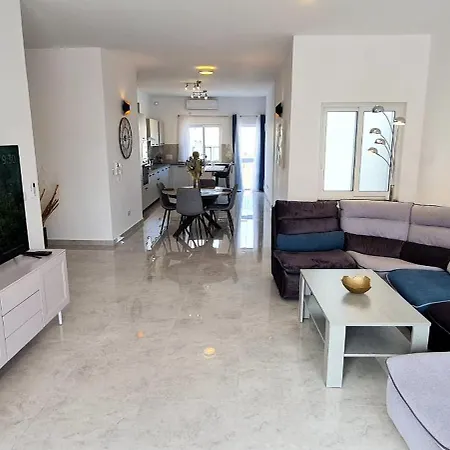 Seaside Serenity - Luxe Penthouse - Near The By Quicktrips * Mellieħa