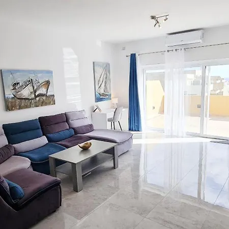 Seaside Serenity - Luxe Penthouse - Near The By Quicktrips Mellieħa