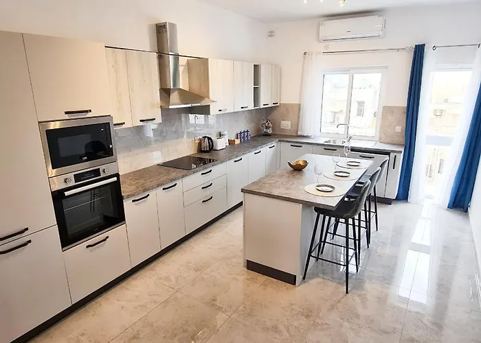 Seaside Serenity - Luxe Penthouse - Near The By Quicktrips * Mellieħa