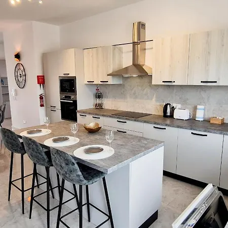 Seaside Serenity - Luxe Penthouse - Near The By Quicktrips * Mellieħa