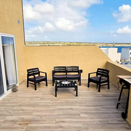 Seaside Serenity - Luxe Penthouse - Near The By Quicktrips Appartement