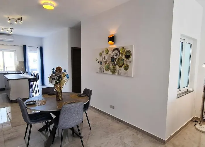 Seaside Serenity - Luxe Penthouse - Near The By Quicktrips Mellieħa